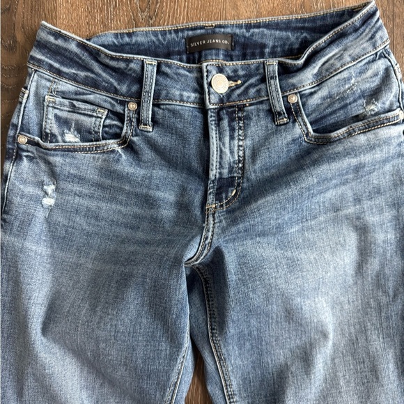 Silver Jeans. Raw hem, boyfriend style. Women’s size 27. Excellent condition. - Picture 2 of 7